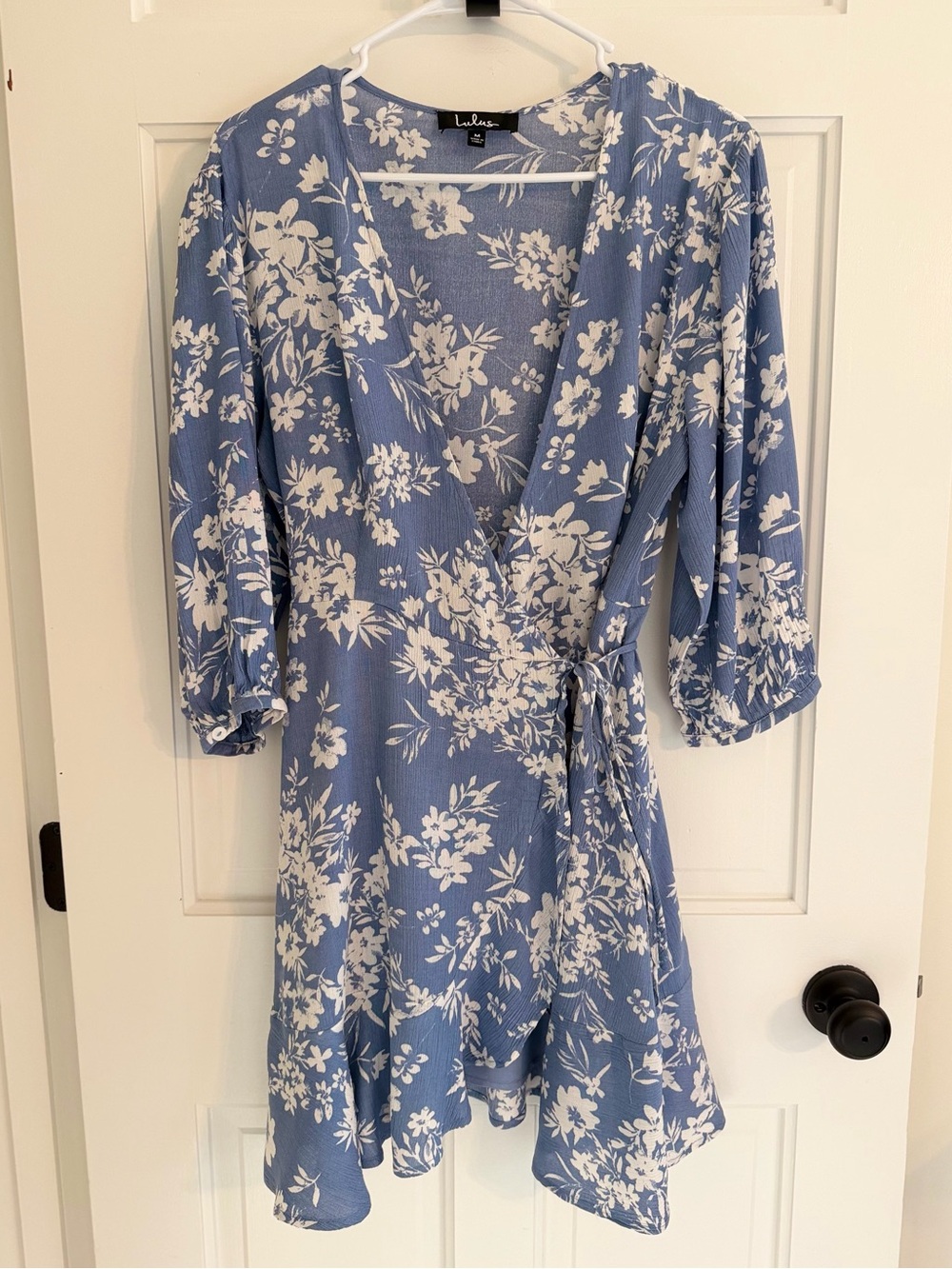 Lulus Blue‎ White Floral Wrap Dress Medium 3/4 Sleeve Ruffle Hem